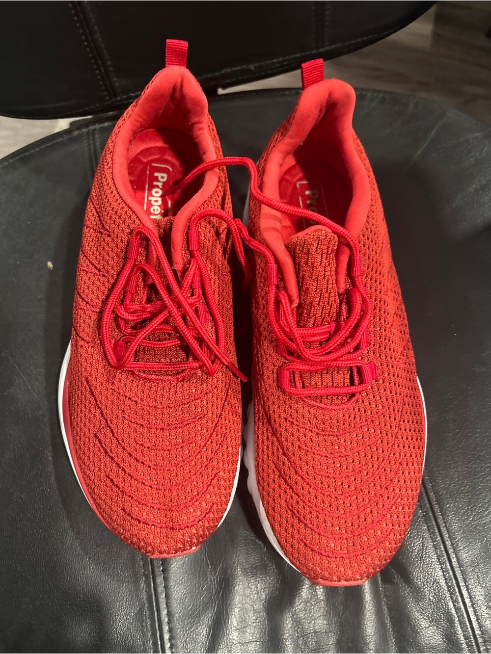 Propet women’s  Bright Red Knit lace Sneakers size 9AA